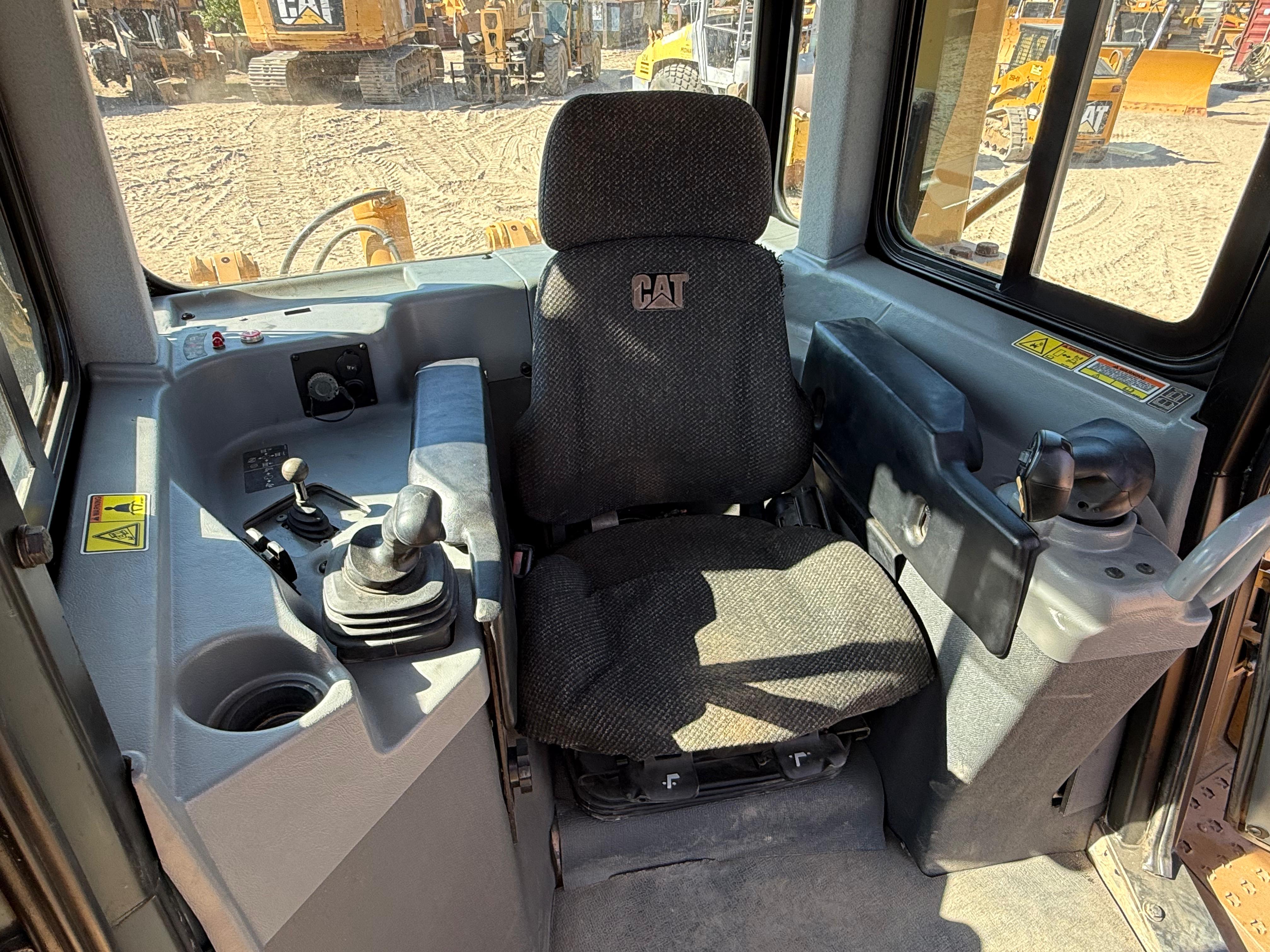 2014 CATERPILLAR D6T XL - view 6 of 7